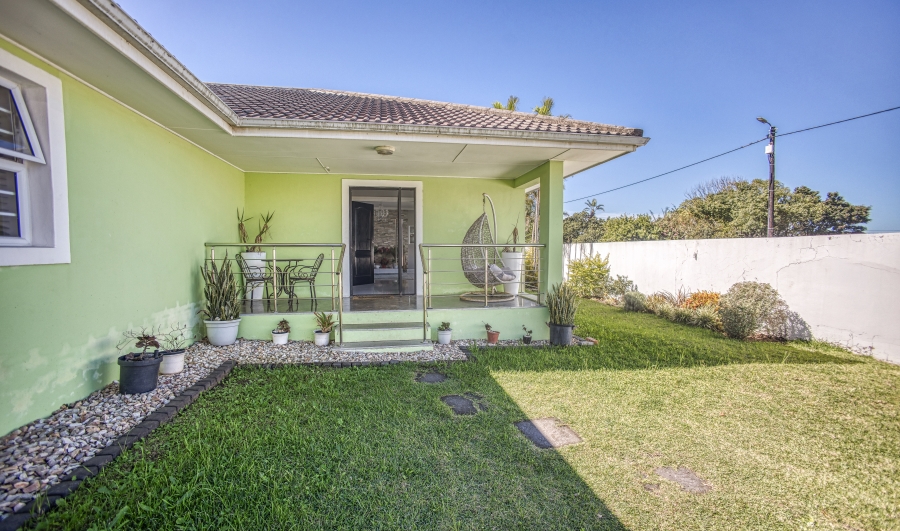 5 Bedroom Property for Sale in Gonubie Eastern Cape